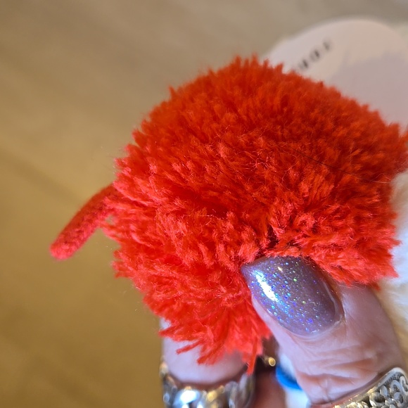 NWT Neff Knit Vanilla Sprinkle Cupcake Beanie - Picture 5 of 8